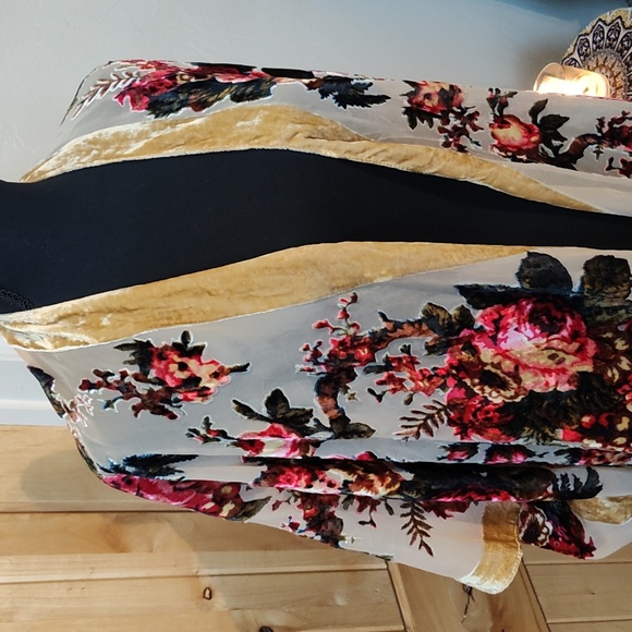 Bohemian rose wrap - Picture 2 of 5